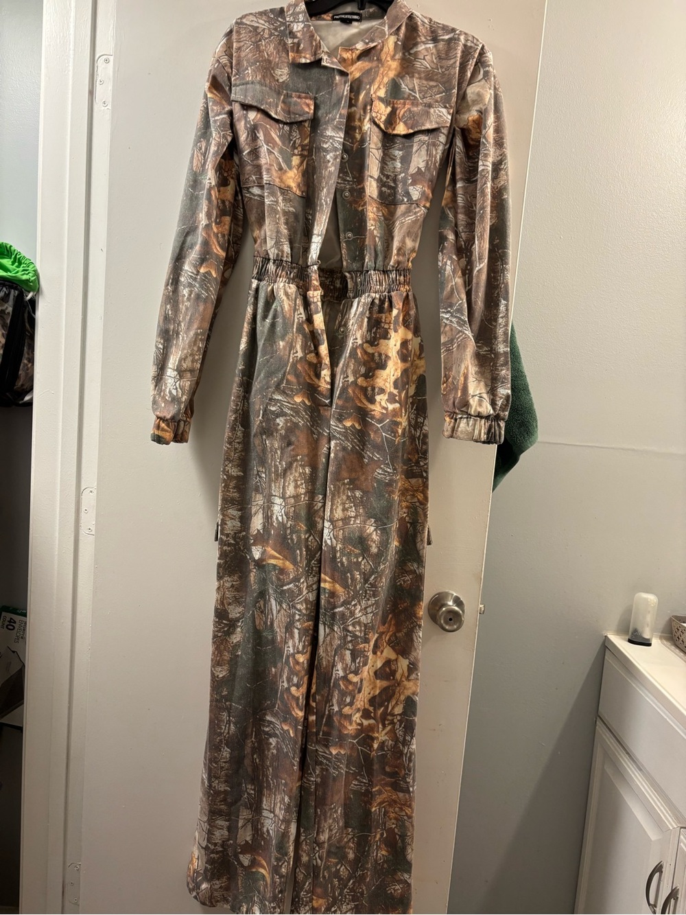 PrettyLittleThing Long Sleeve Camo Jumpsuit in Brown & Green